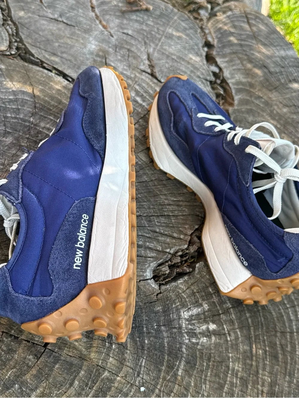 New Balance 327 Women's Navy and Light Pink Retro Runner Sneakers size 8